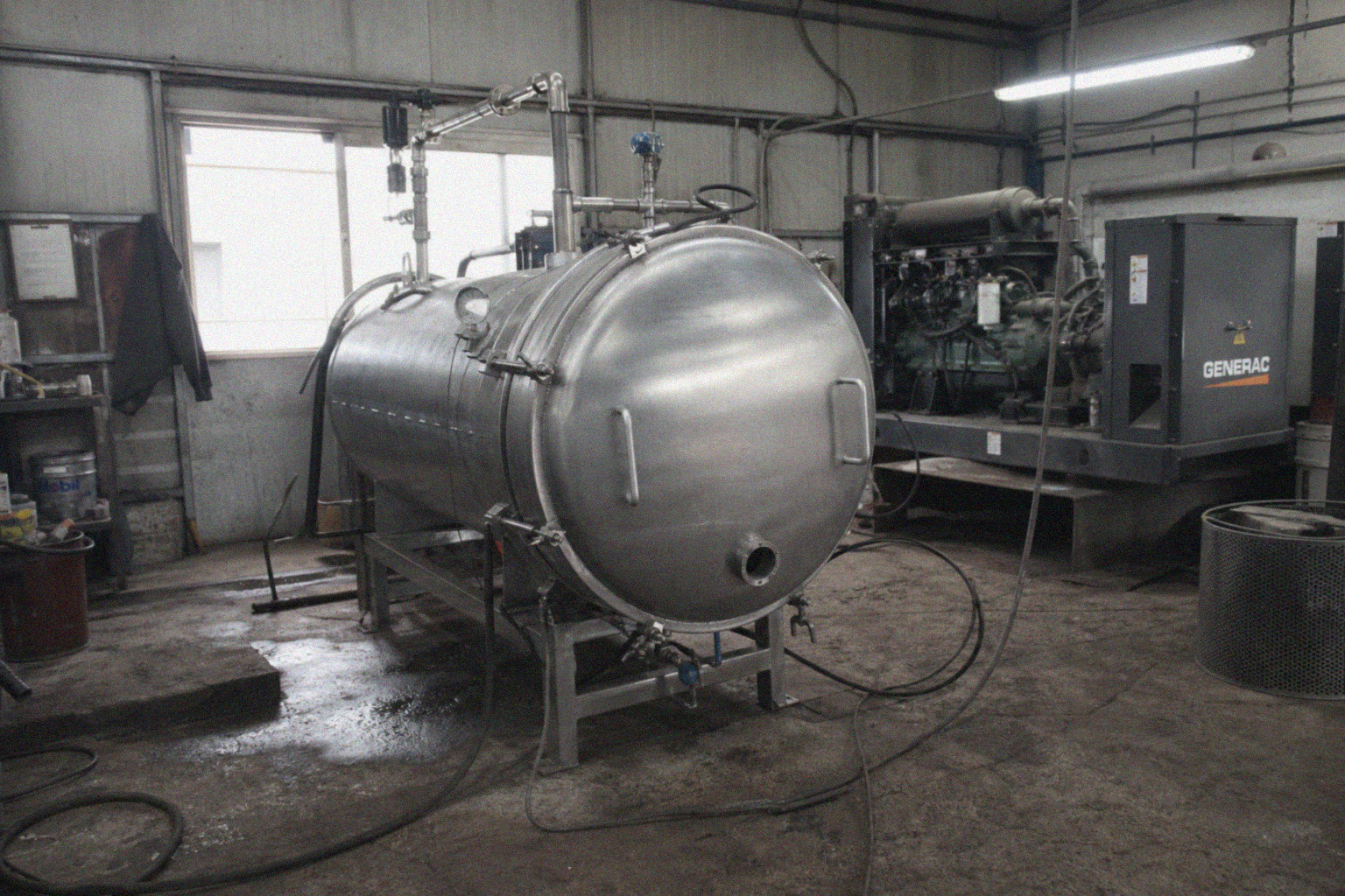 SGVG workshop with vacuum tank, piping and generator